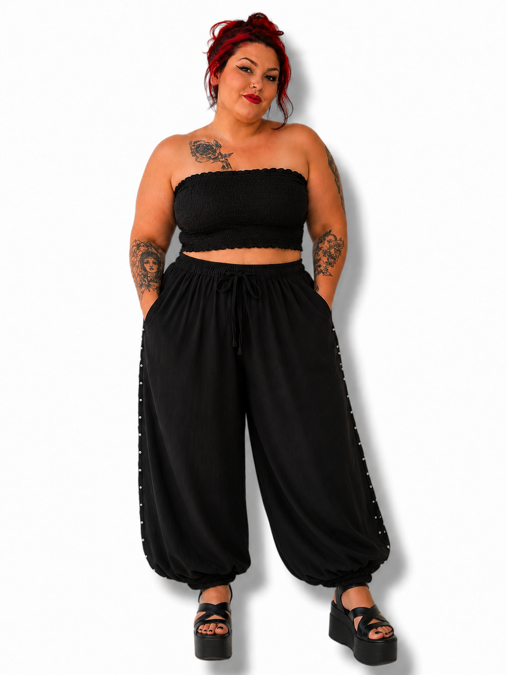 Pantalón bombacho con tachuelas