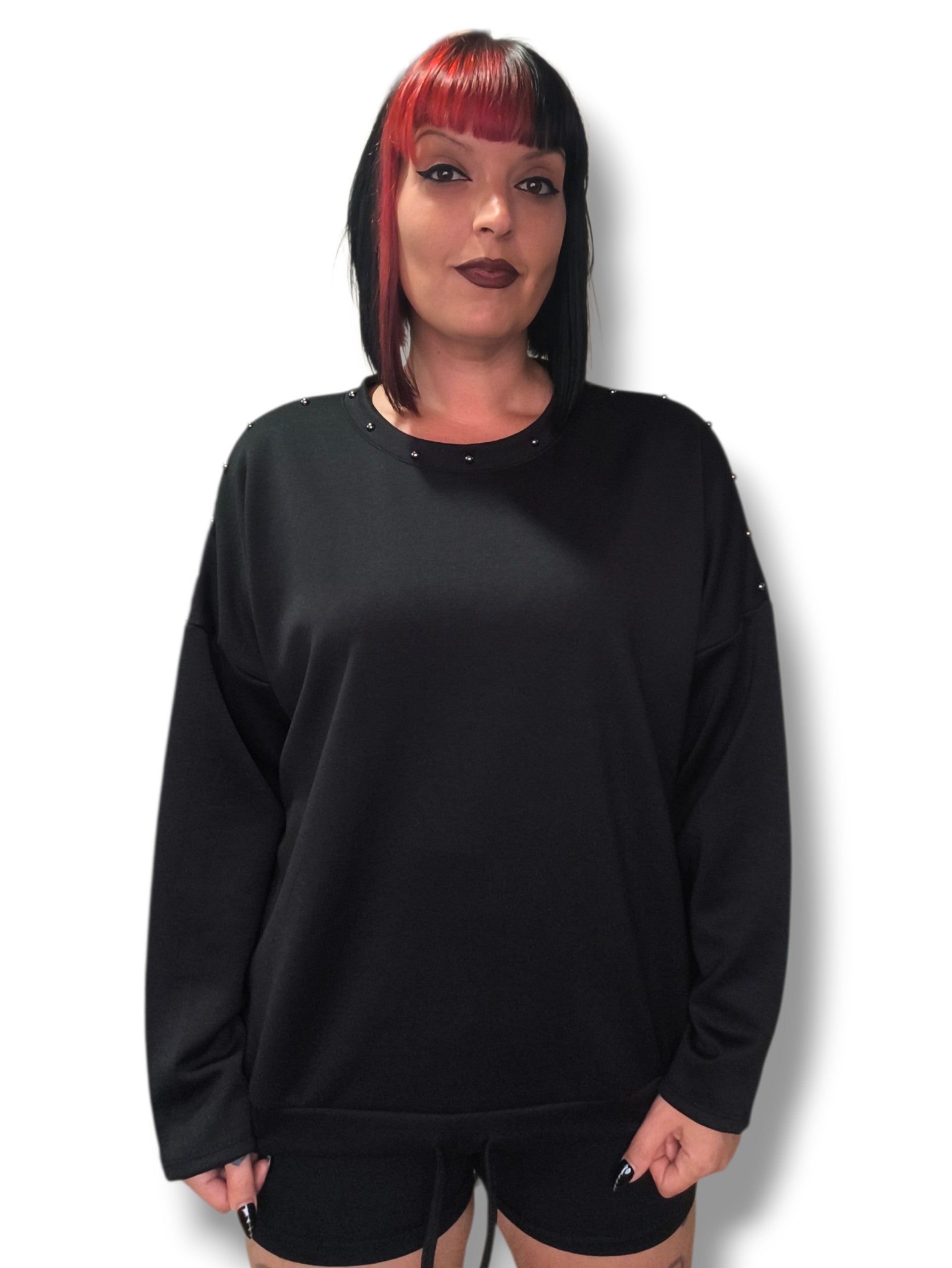 Sudadera oversize con tachas