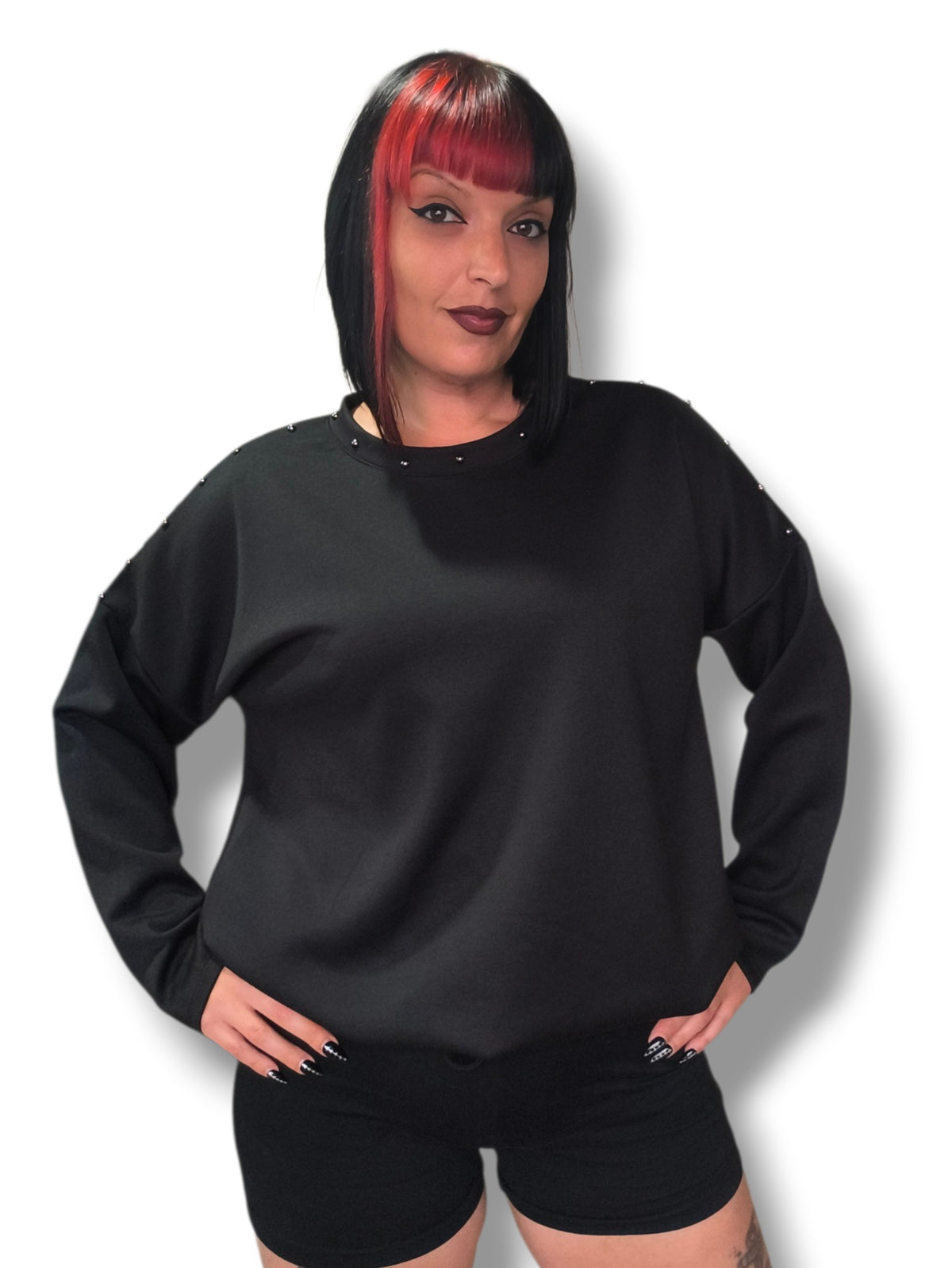 Sudadera oversize con tachas