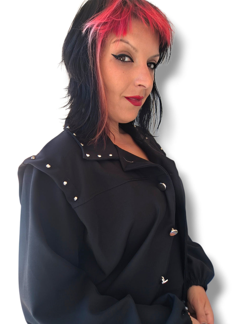Chaqueta con tachas