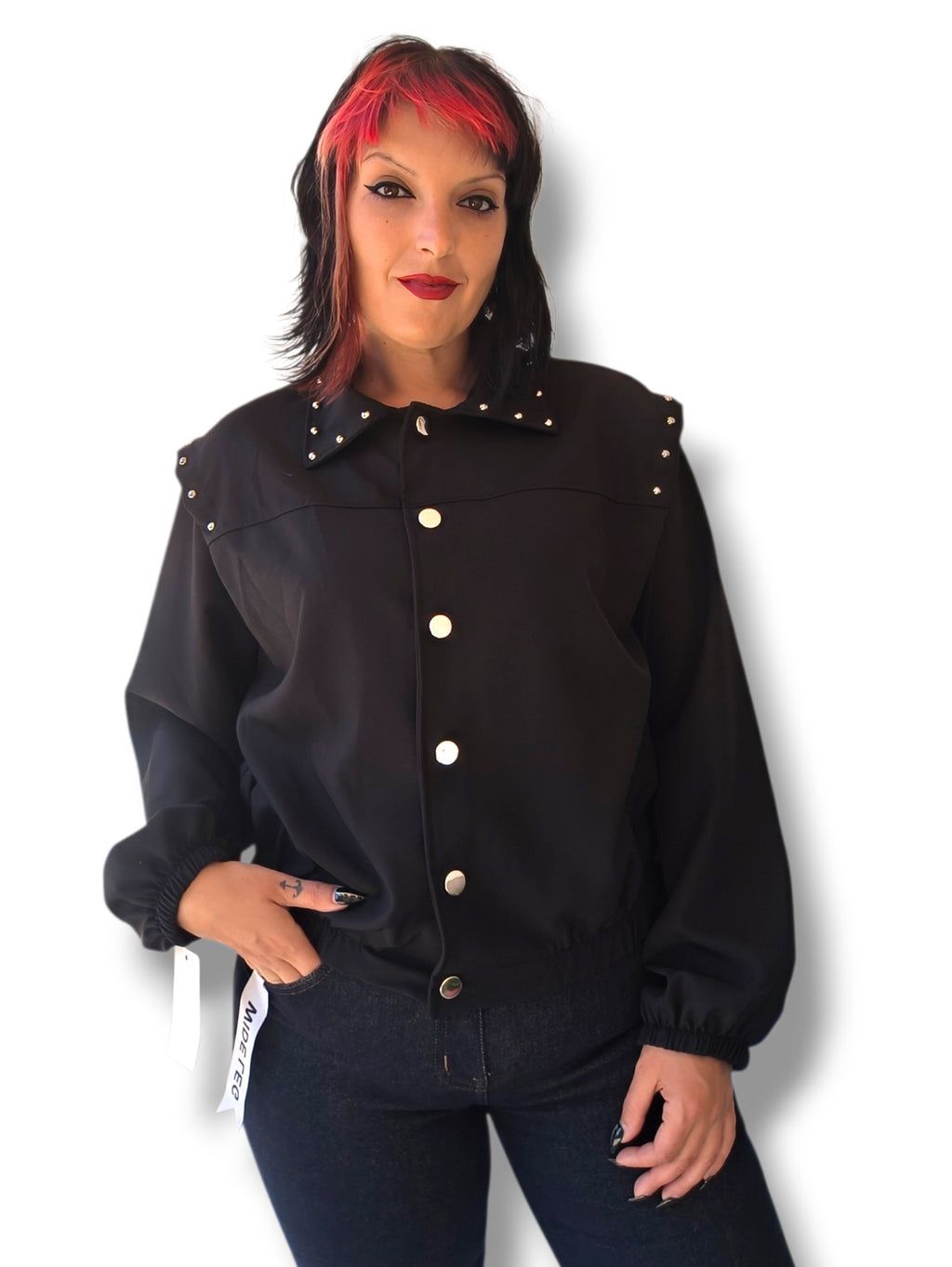 Chaqueta con tachas