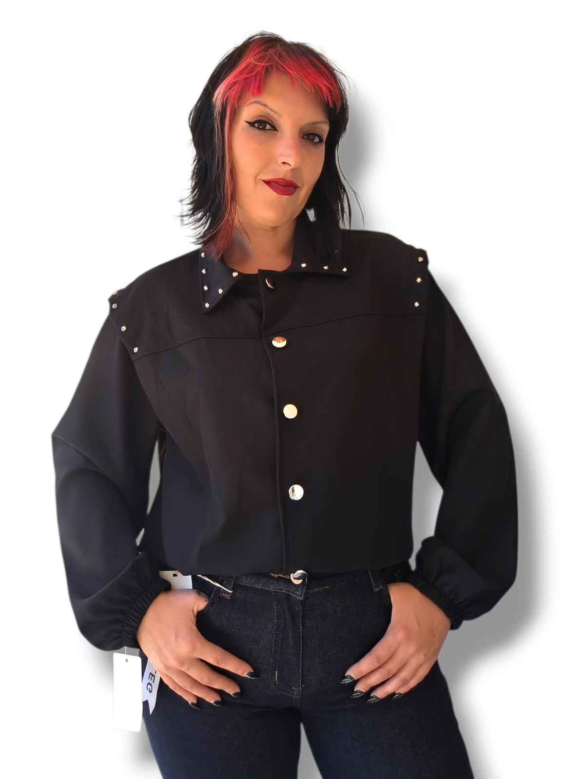 Chaqueta con tachas