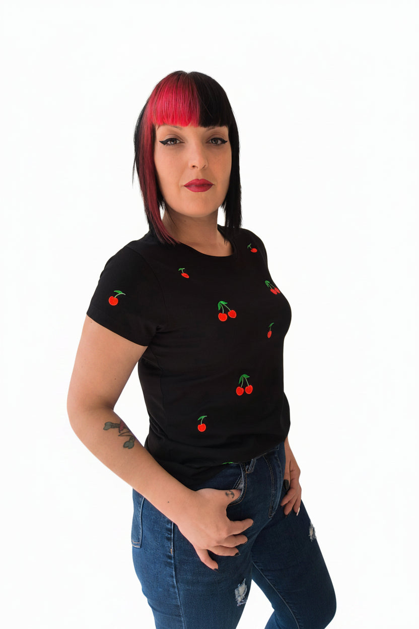 Camiseta cerezas bordadas
