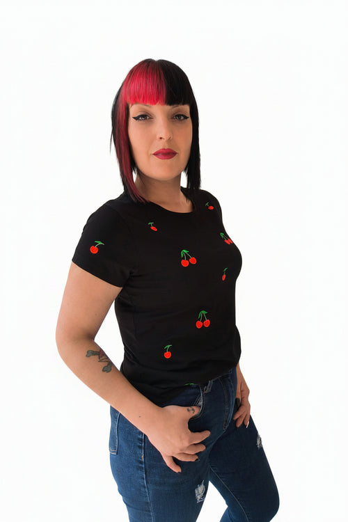 Camiseta cerezas bordadas