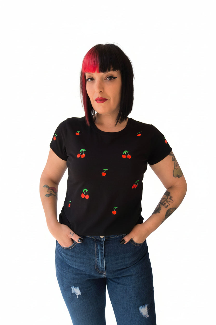 Camiseta cerezas bordadas