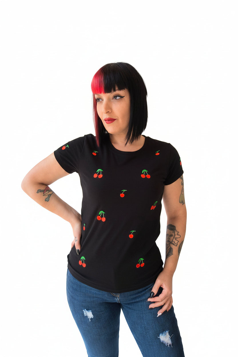 Camiseta cerezas bordadas