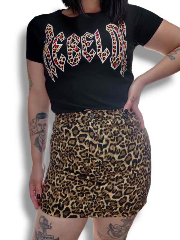 Camiseta rebelde leopardo - Imagen 2