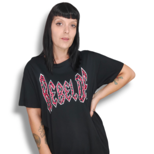 Camiseta rebelde leo rojo UNISEX